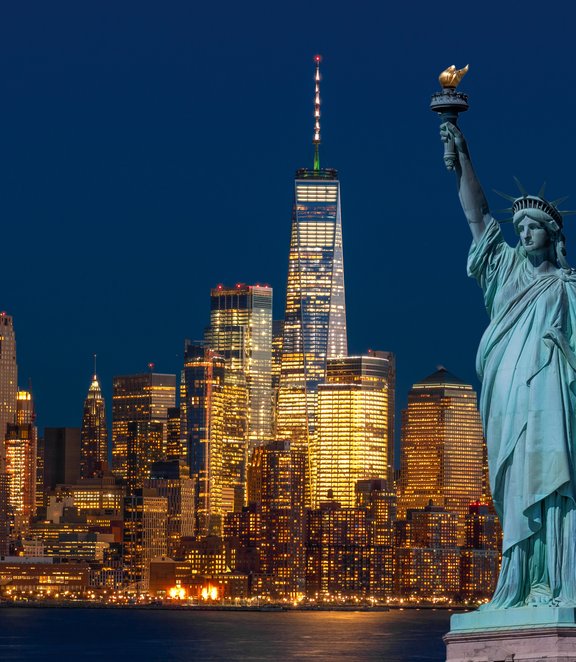 New York_Statue of Liberty Night time